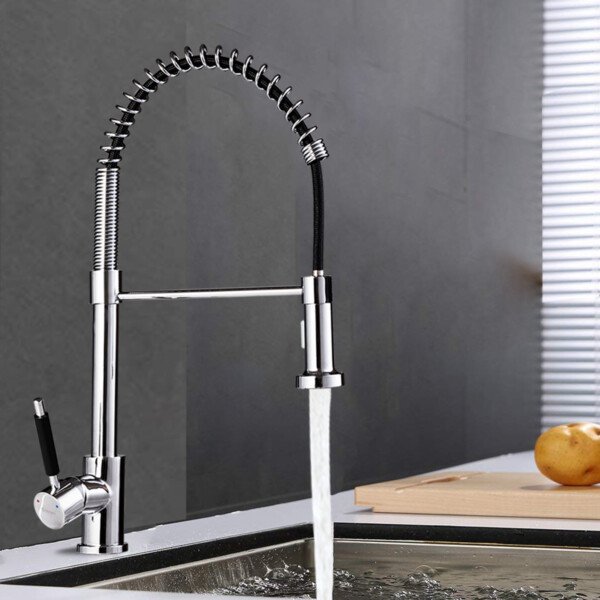 Virtuvinis maišytuvas su ištraukiama purškimo galvute ir viena svirtimi (Sidabrinė)