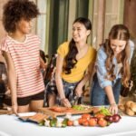 Sulankstomas lauko ir stovyklavimo stalas (Balta)