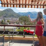 Sulankstomas alaus pong stalviršis reguliuojamas pagal aukštį (Juoda ir balta)