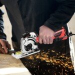 Galingas diskinis pjūklas 705 W 4500 aps./min su lazeriu (Raudona ir juoda)