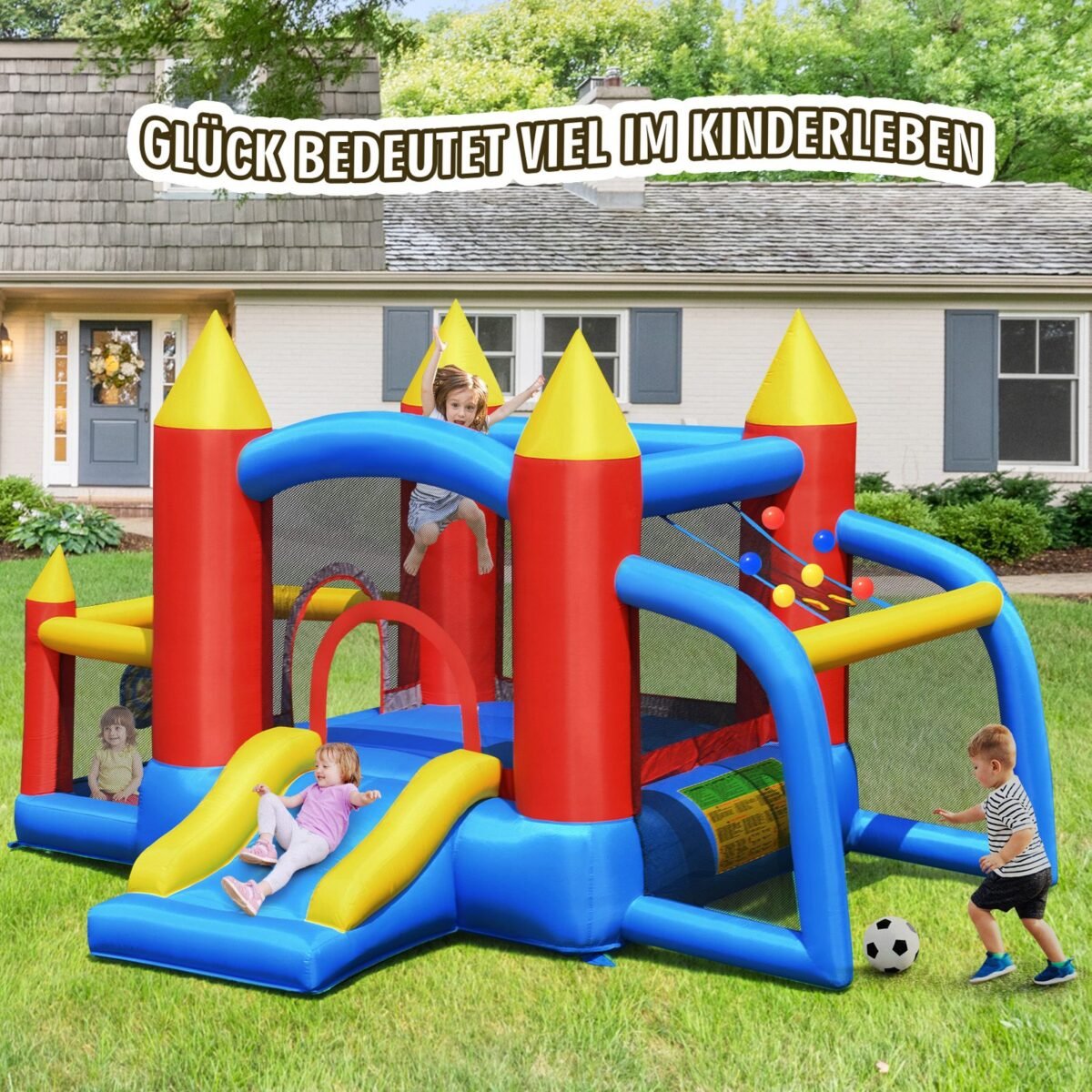 Pripučiama pilis su čiuožykla ir kamuoliukais (Spalvota)