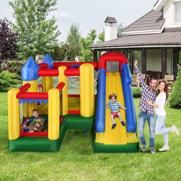 Pripučiama pilis su čiuožykla (Spalvinga)