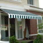 Tiesaus kampo markizė balkonui ir terasai 3 m x 2 5 m (Žalia ir balta)