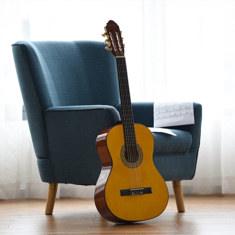 Klasikinė 39 colių akustinė gitara su priedais (Geltona)