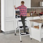 Sulankstomos 3 pakopų kopėčios su rankena (Juoda ir balta)