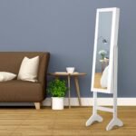 Kompaktiška papuošalų spintelė su LED apšvietimu ir veidrodžiu (Balta)