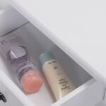 Kosmetinis staliukas su veidrodžiu ir kėdute (Balta)