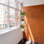 Teleskopinis kampinis vonios lentynų stovas su 4 reguliuojamomis lentynomis (Sidabrinė)