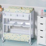 2-in-1 mobilus vystymo stalas su integruota vonele (Balta)