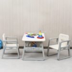 Vaikiškas baldų komplektas: stalas ir dvi kėdės (Pilka)