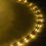 Lanksti LED šviesos žarna skirta naudoti lauke ir viduje (Šiltai balta)