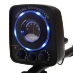 Profesionalus metalo detektorius su vandeniui atsparia paieškos rite ir LED ekranu (Juoda)