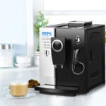 Automatinis kavos aparatas su pieno putų funkcija (Juoda)