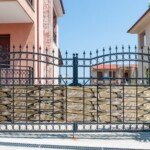 PVC tvora su apsauga nuo vėjo ir privatumo 35 m x 19 cm (Kavos)