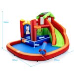 Pripučiama pilis su vandens parku ir čiuožykla (Įvairiaspalvė)