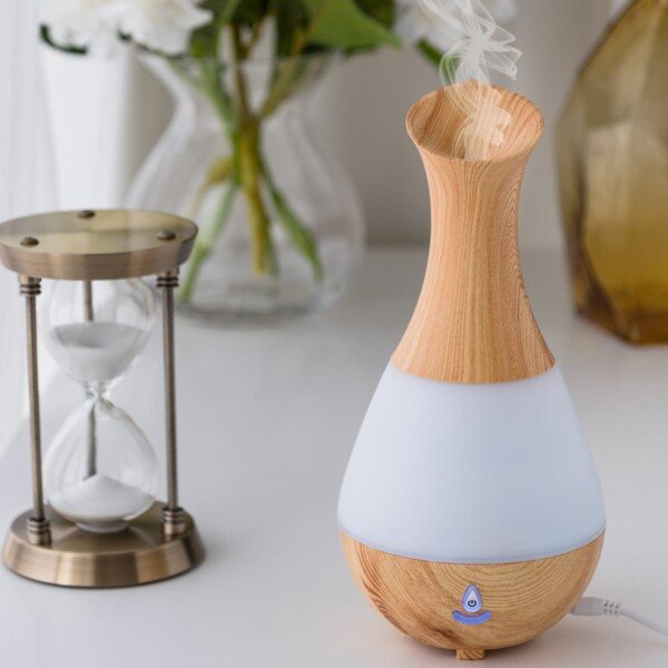 Ultragarsinis aromaterapinis difuzorius su 16 šviesos režimų (Medienos imitacijos)
