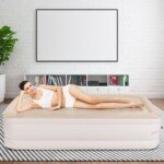 Savaime prisipučiantis oro čiužinys su integruotu elektriniu siurbliu (Chaki)