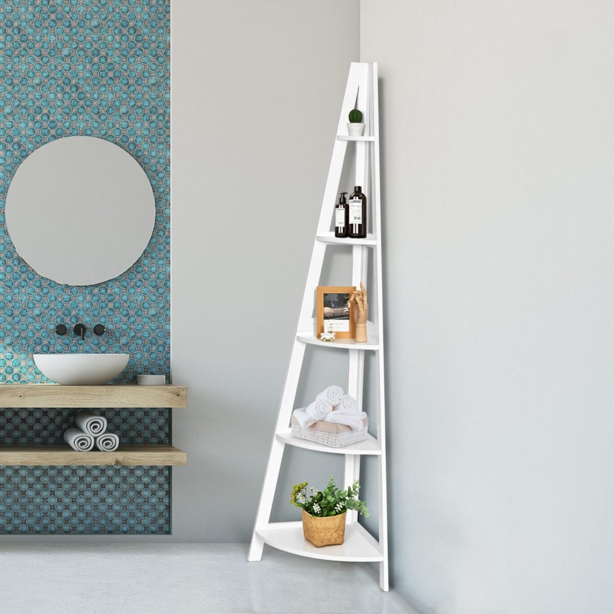 Kampinė kopėčių tipo lentyna su penkiomis lentynomis (Balta)
