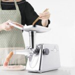 Elektrinis mėsos malūnėlis ir dešrų kimštuvas 1200 W galios (Sidabrinė)