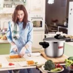 Greitpuodis 6 l nerūdijančio plieno (Juoda ir sidabrinė)
