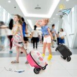 Vaikiškas riedlentės formos lagaminas su LED ratukais ir stabdžiais (Rožinė)