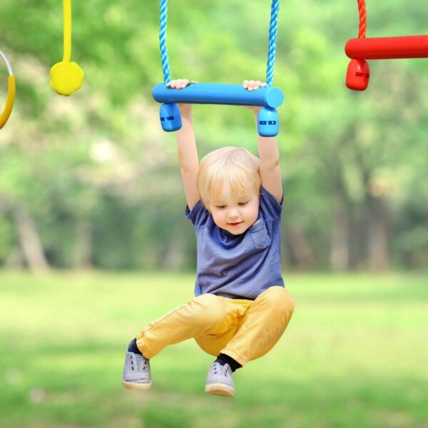 Vaikų laipiojimo takas su septyniais priedais (Įvairiaspalvė)