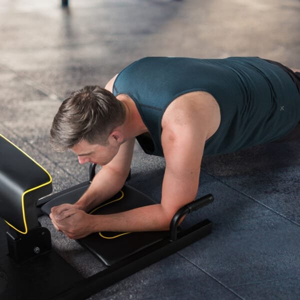 Daugiafunkcis 8 viename kojų ir pilvo treniruoklis (Juoda)