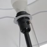 Grindų šviestuvas su trikoju pagrindu ir traukiamuoju jungikliu