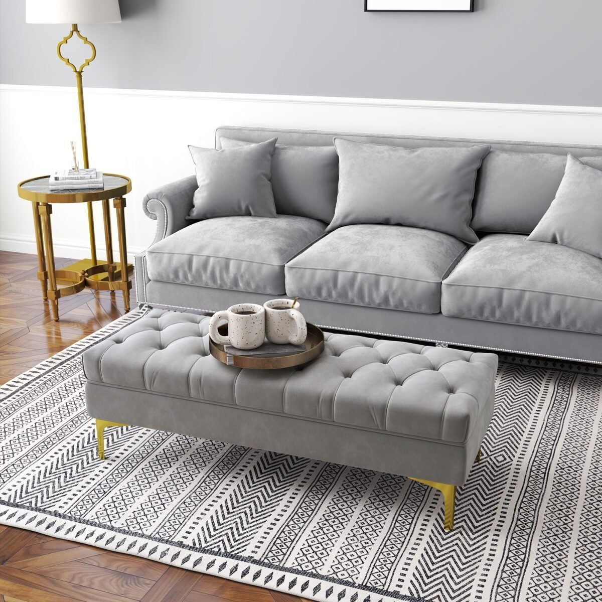 Velvetinė banketė su auksinėmis kojelėmis