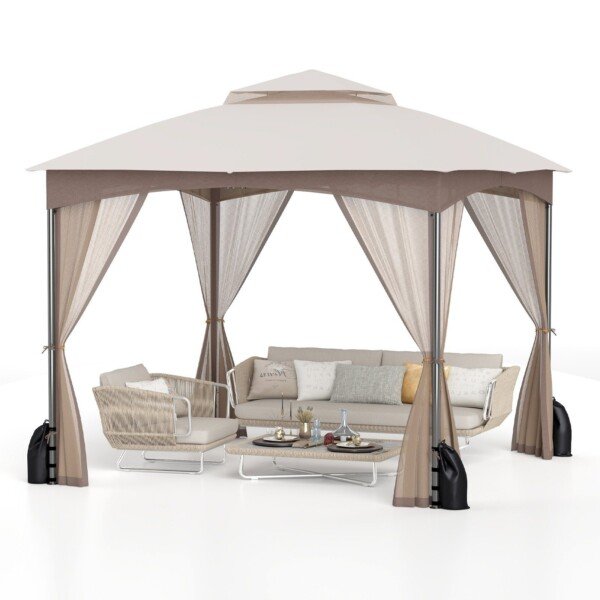 Sodo paviljonas su tinkleliu nuo uodų ir keturiais smėlio maišais (Chaki)