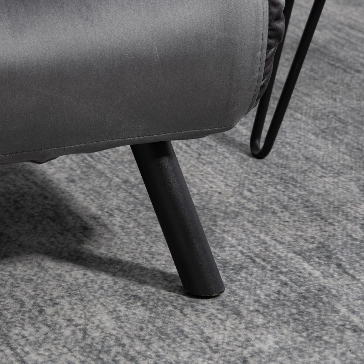 Sofa-lova su reguliuojama atlošo padėtimi ir dviem pagalvėmis