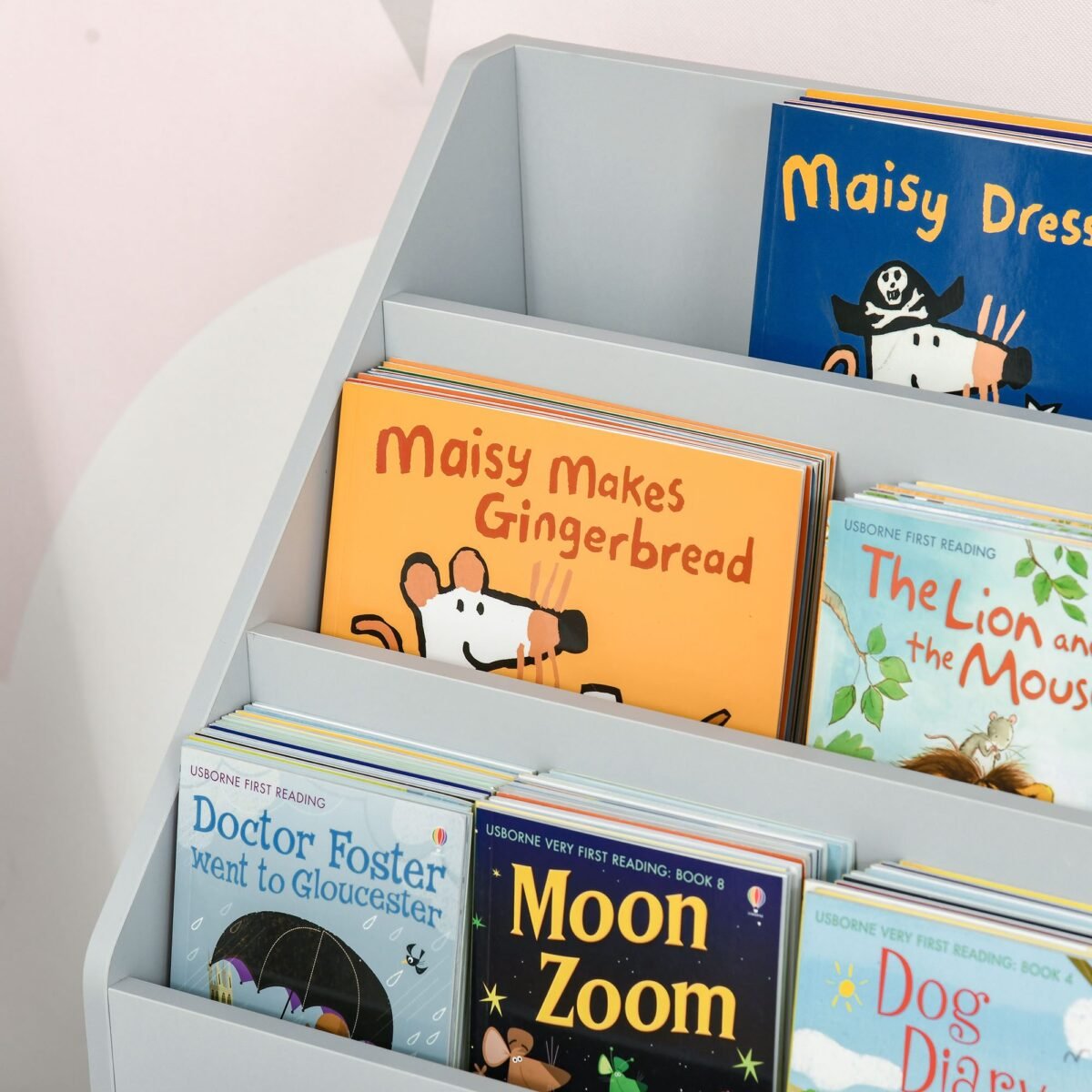 Vaikiška daiktų lentyna su stalčiumi ir skyriais