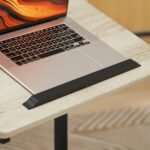 C formos reguliuojamo aukščio staliukas su pakreipiamu stalviršiu