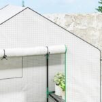 Praeinamas šiltnamis su reguliuojamomis lentynomis