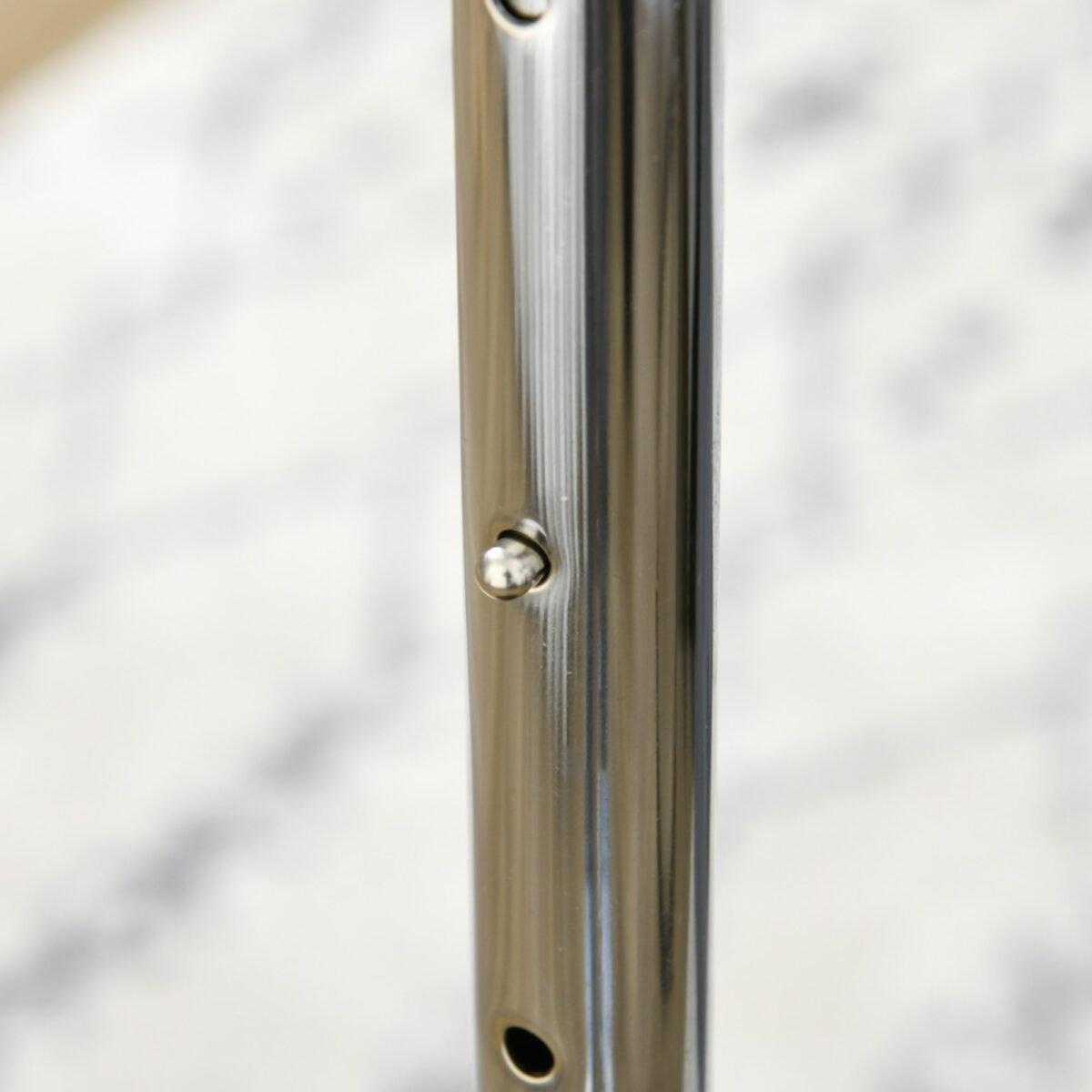 Reakcijos bokso kriaušė su reguliuojamu aukščiu ir stabiliu pripildomu pagrindu