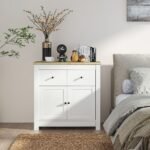 Komoda su švelnaus uždarymo durelėmis ir reguliuojama lentyna