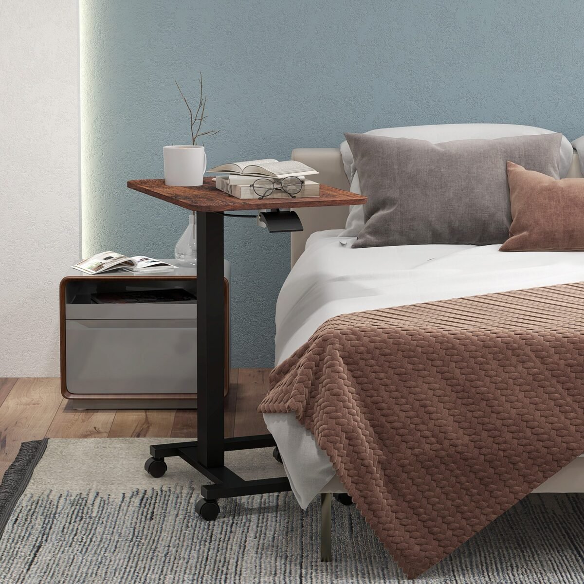 Reguliuojamo aukščio darbo stalas su ratukais