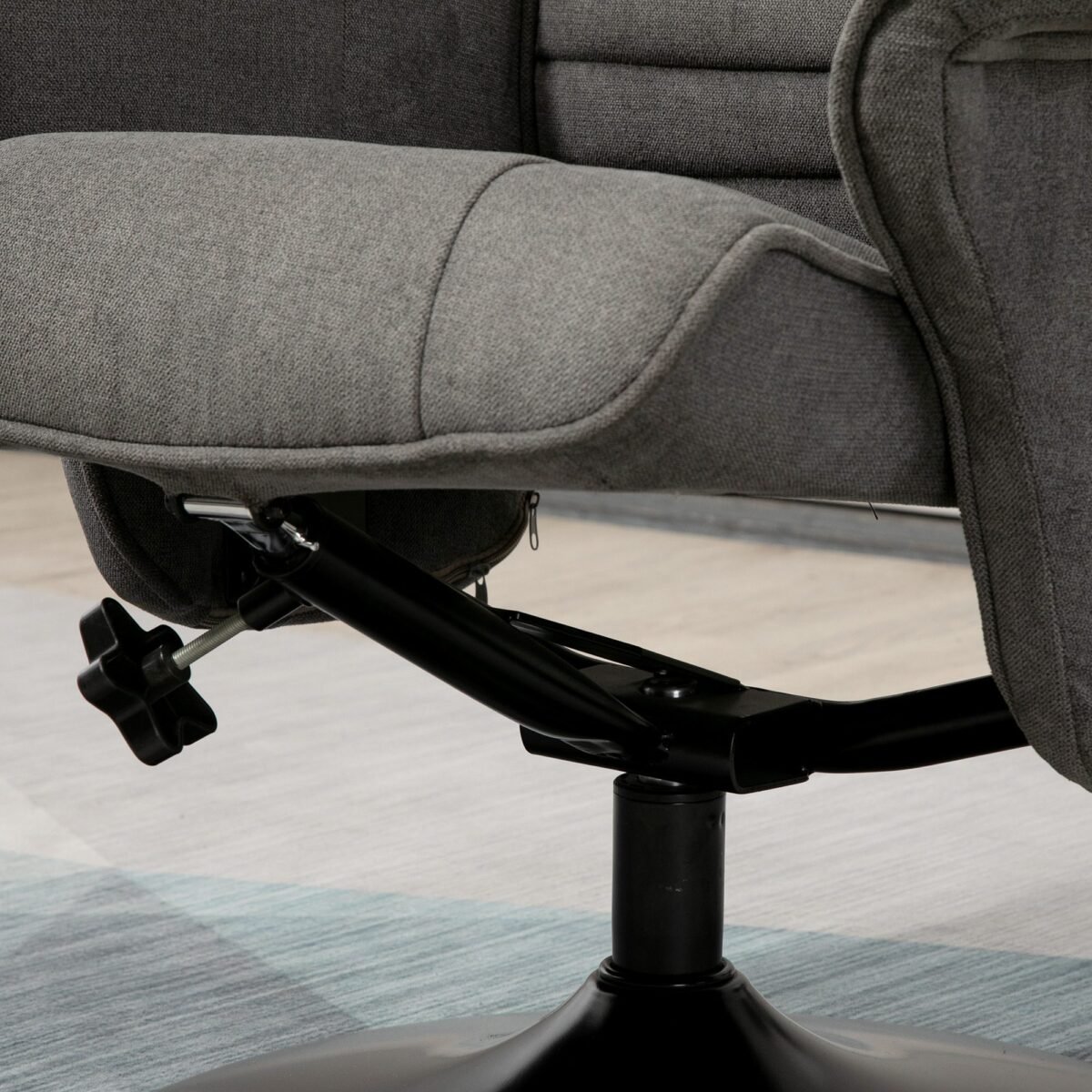 Poilsio krėslas su kojų atrama ir reguliuojamu atlošu