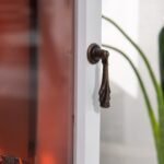 Elektrinis židinys su reguliuojamu šildymu ir nepriklausomu LED liepsnos efektu
