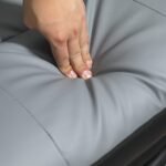 Ergonomiška biuro kėdė su atlošimo funkcija ir ištraukiama kojų atrama