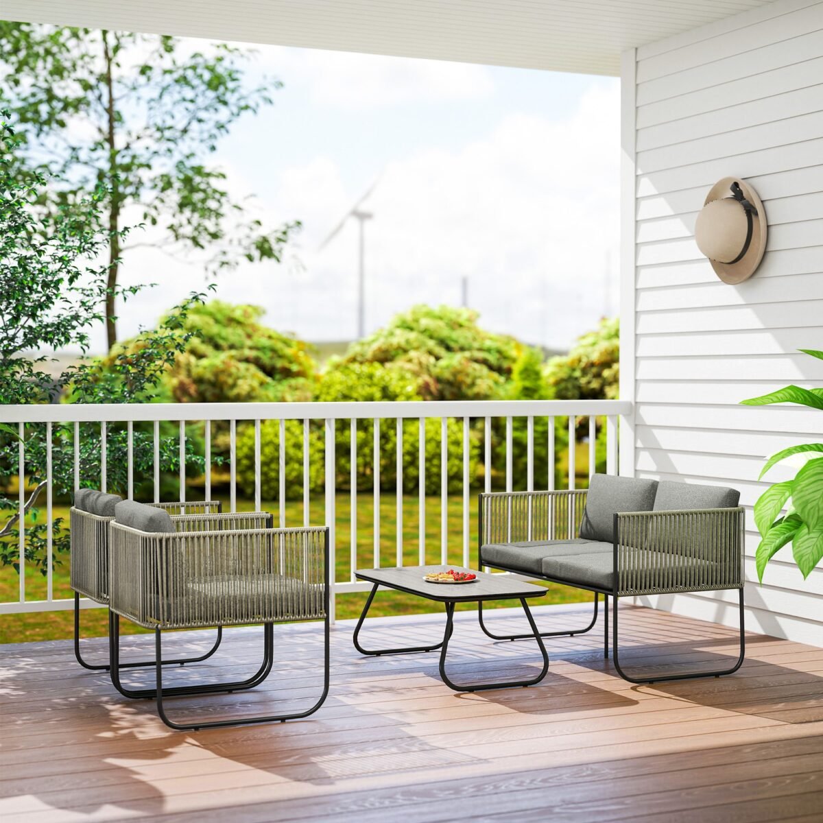 Poliratano 4 vietų lauko poilsio komplektas su staliuku, atsparus oro sąlygoms, su paminkštintomis pagalvėmis