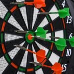 Elektroninė smiginio lenta su balso pranešimais ir 27 žaidimais