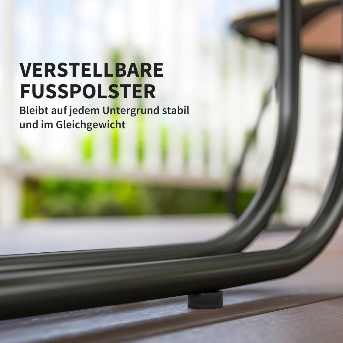 Poliratano 4 vietų lauko poilsio komplektas su staliuku, atsparus oro sąlygoms, su paminkštintomis pagalvėmis