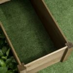 Masyvinės medienos trijų pakopų pakelta lysvė su 4 sodinimo skyriais