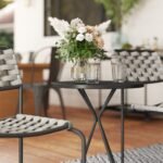 Poliratano lauko baldų komplektas 2 asmenims su sukraunamomis kėdėmis