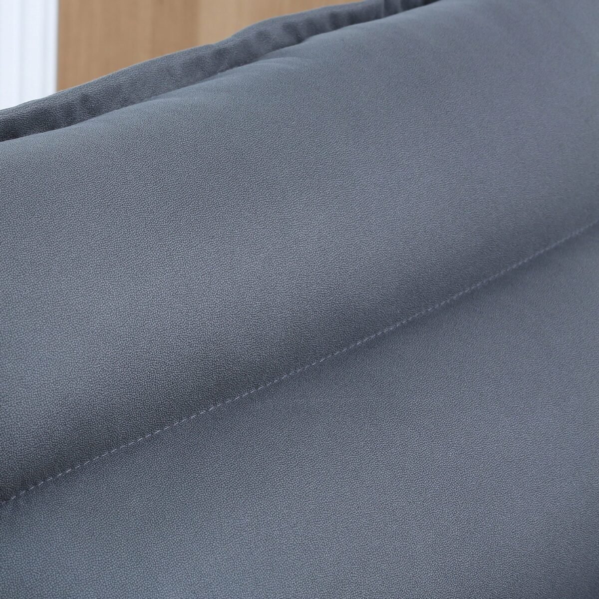 Krėslas su pasukama sėdyne ir reguliuojama atkalte