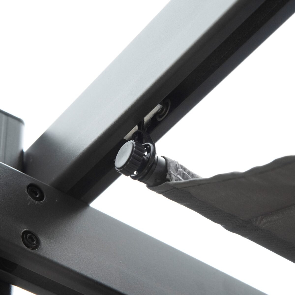 Aliuminio pergola su stumdomu stogu