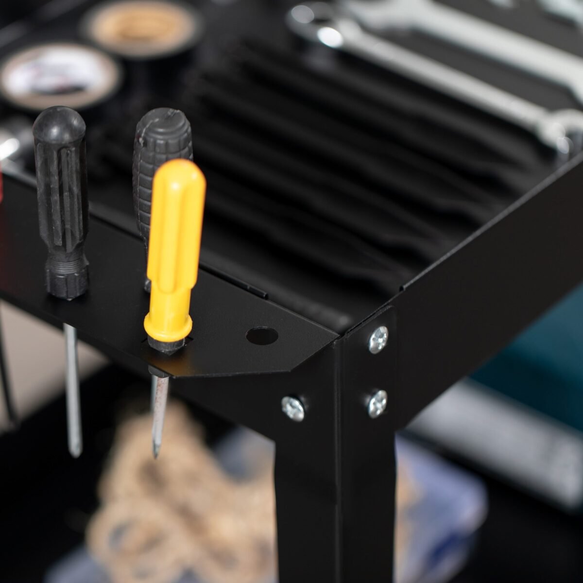 Mobilus įrankių vežimėlis su trimis lentynomis