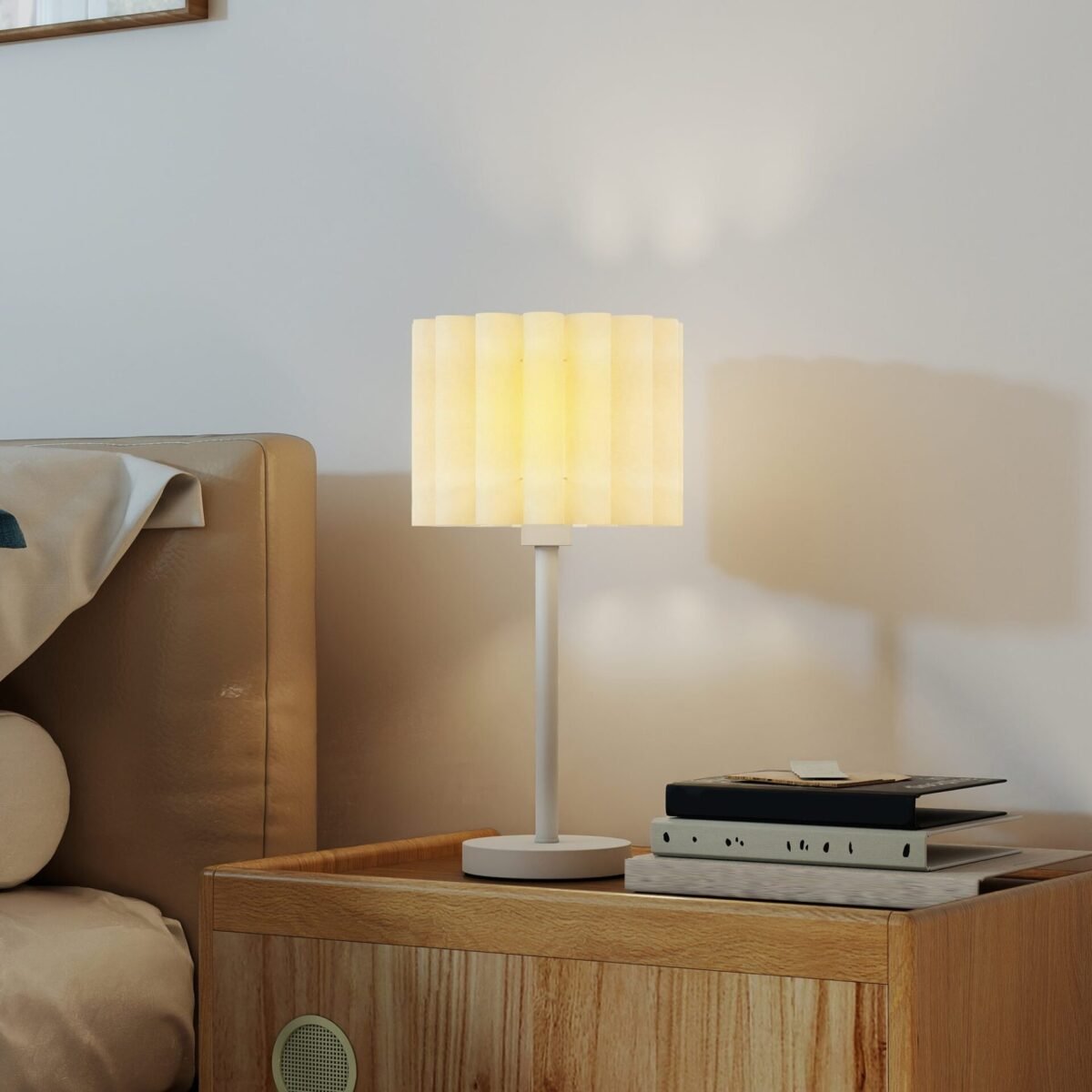 Stalinė lempa su banguotu gaubtu ir mygtukiniu jungikliu