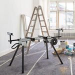 Sulankstomas pjovimo staklių stovas su ratukais ir reguliuojamomis atramomis